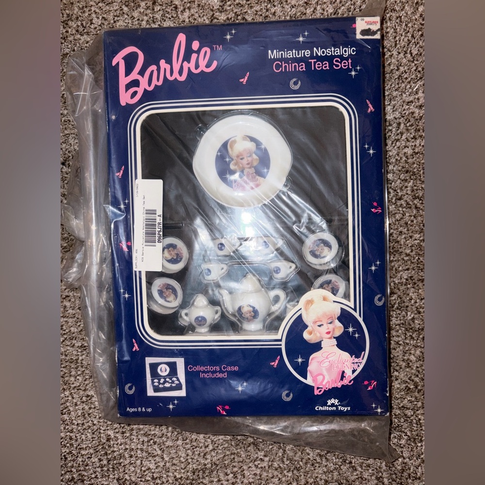 New in box collectors Barbie doll nostalgic China tea set case